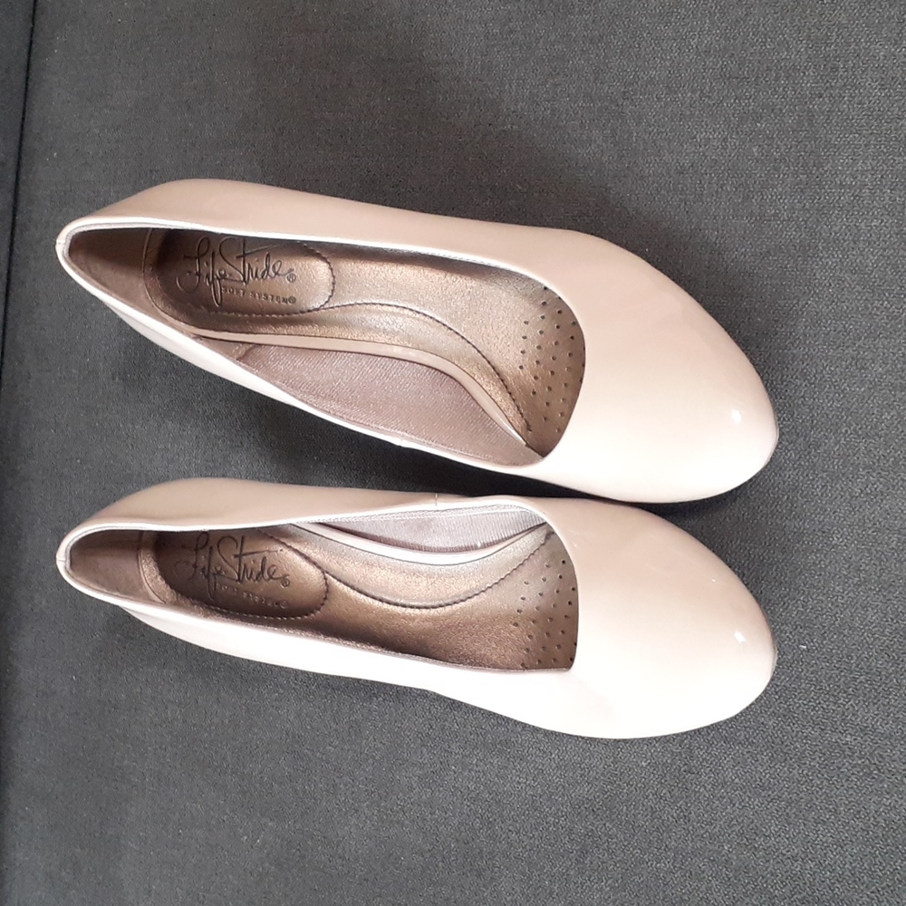 Tan heels